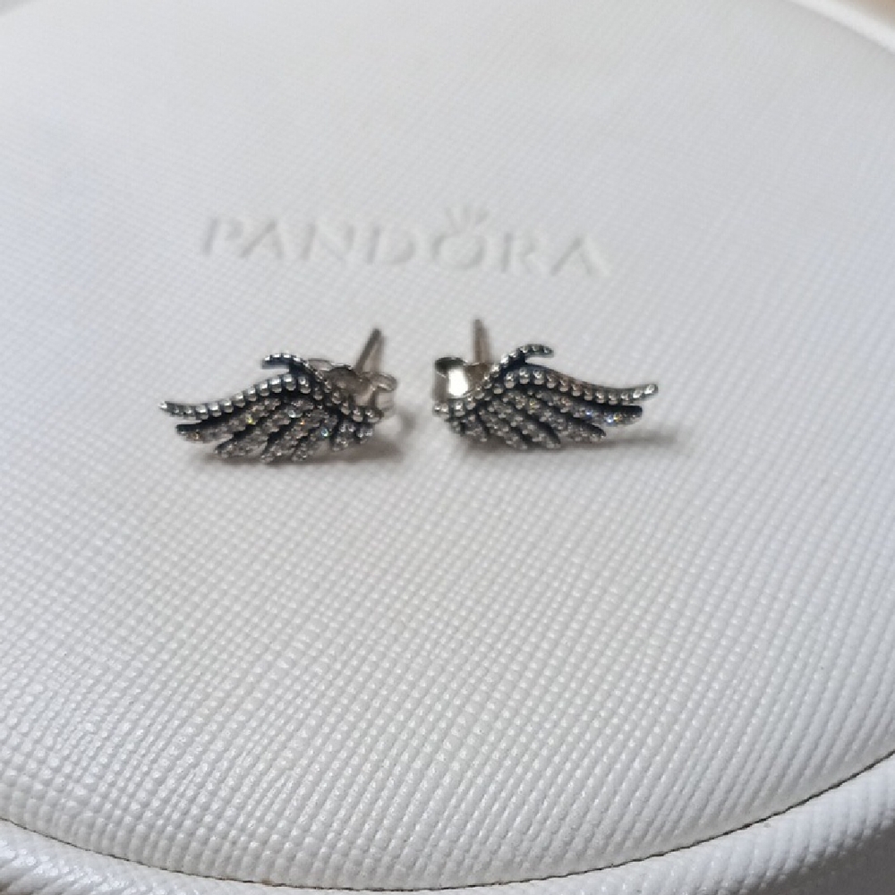 Pandora Vintage Stirling Silver And Clear CZs Majestic Feathers Post Earings